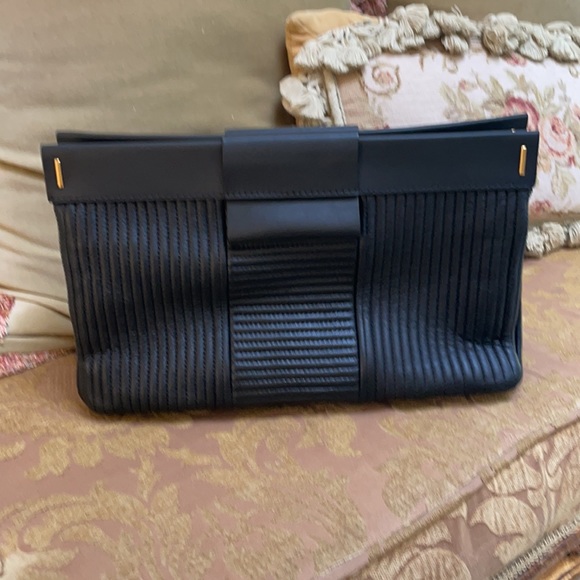 MARC BY MARC JACOBS NEW YORK CLUTCH - Picture 3 of 9